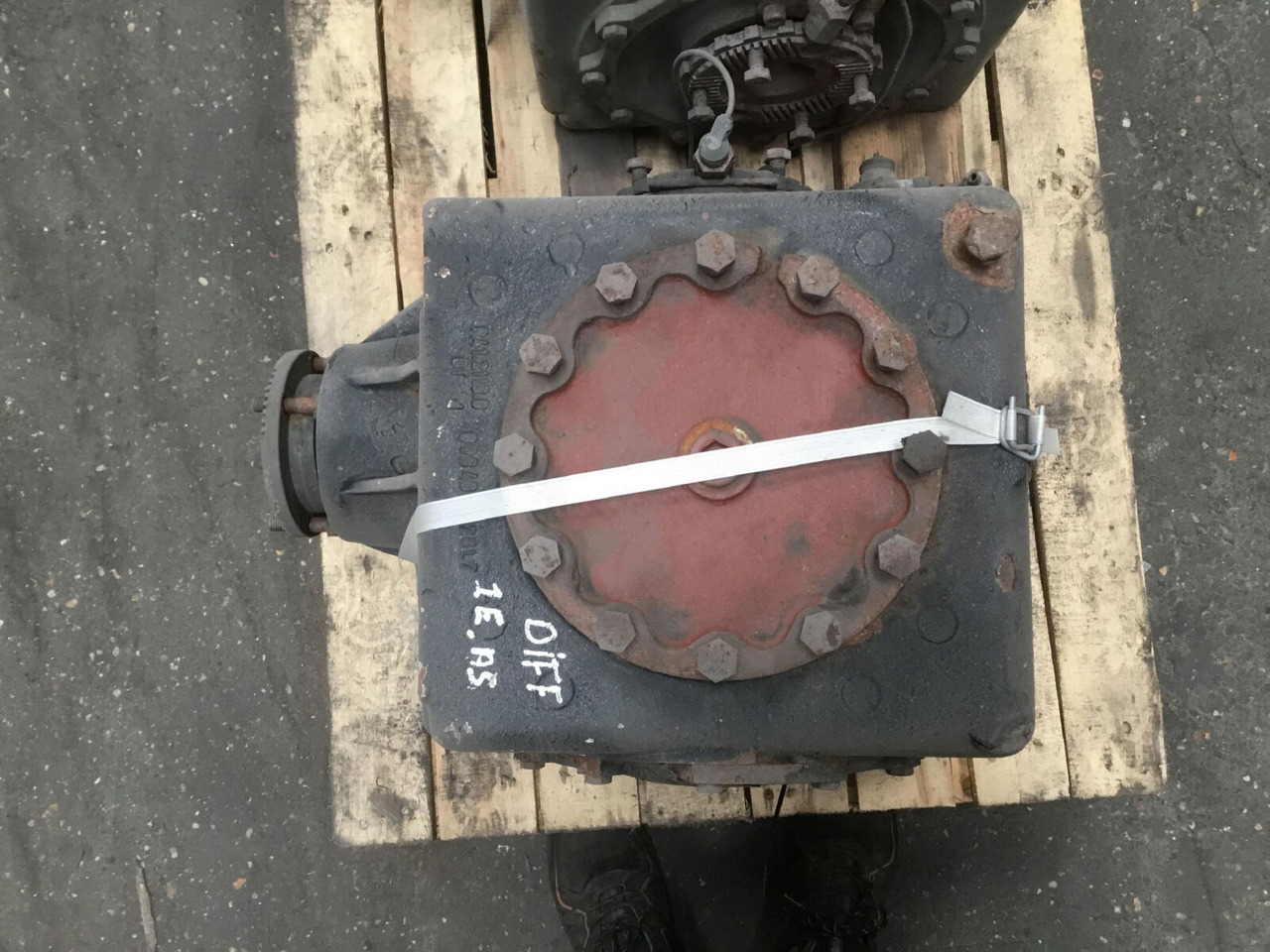 Grove GMK 2035 Diff box axle nr 1 - Диференциал за Автокран: снимка 5 Grove GMK 2035 Diff box axle nr 1 - Диференциал за Автокран: снимка 5