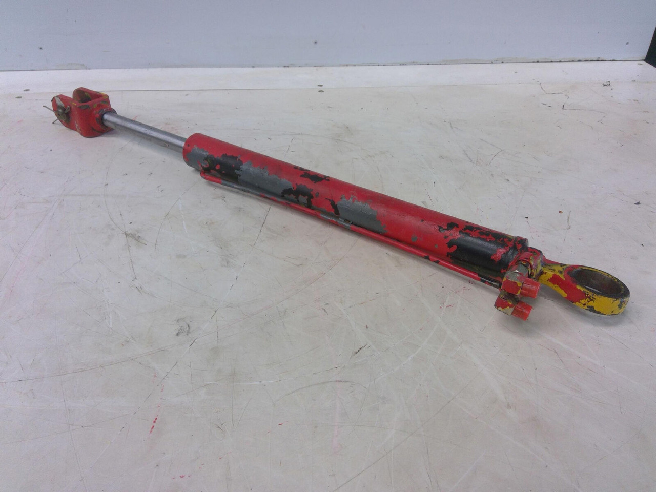 Grove GMK 3050 cabin tilt cylinder - Хидравличен цилиндър за Автокран: снимка 3 Grove GMK 3050 cabin tilt cylinder - Хидравличен цилиндър за Автокран: снимка 3