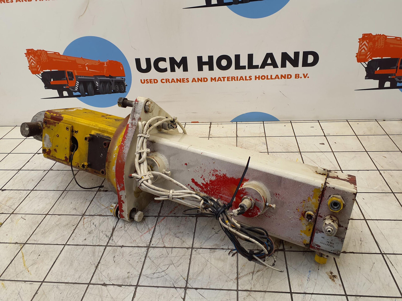 Grove GMK 3050 counterweight cylinder - Хидравличен цилиндър за Автокран: снимка 3 Grove GMK 3050 counterweight cylinder - Хидравличен цилиндър за Автокран: снимка 3