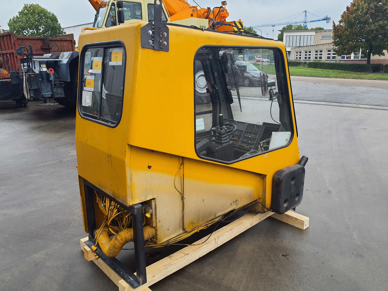 Grove GMK 3050 operators cab - Кабина за Автокран: снимка 3 Grove GMK 3050 operators cab - Кабина за Автокран: снимка 3
