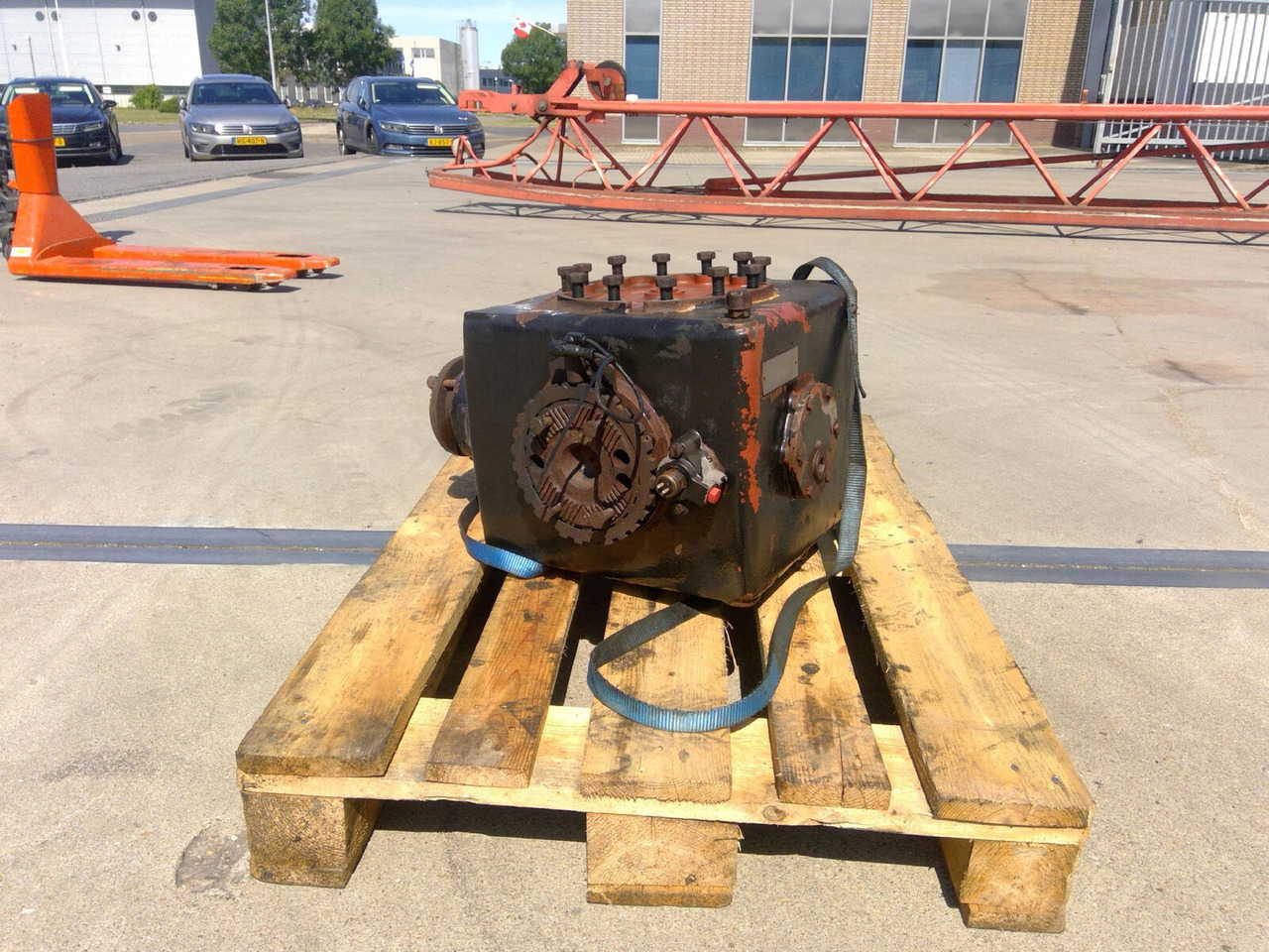 Grove GMK 3055 diff box axle 1 - Диференциал за Автокран: снимка 2 Grove GMK 3055 diff box axle 1 - Диференциал за Автокран: снимка 2