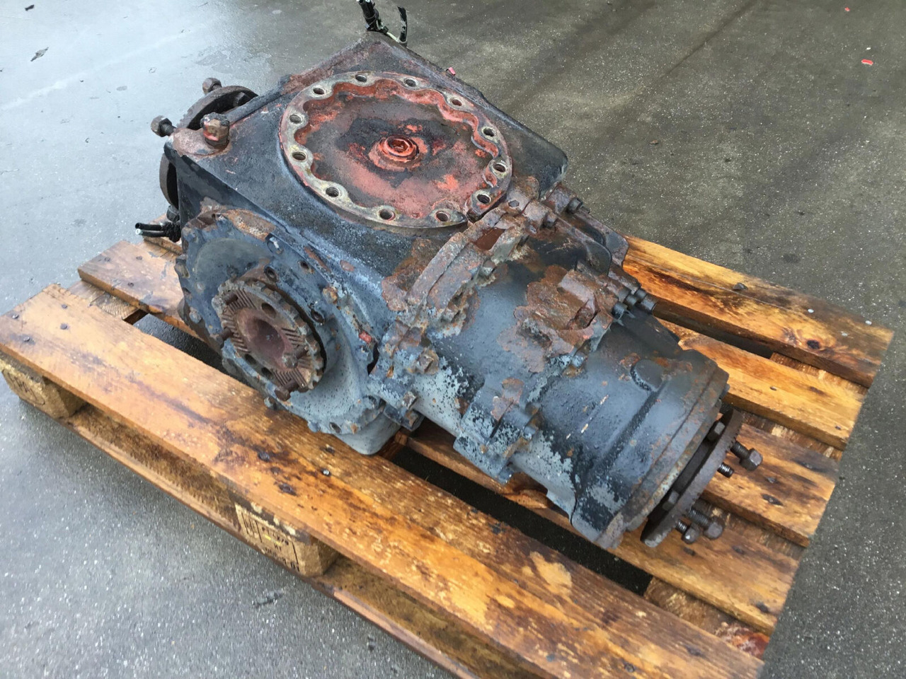 Grove GMK 5100 diff box axle 4 - Диференциал за Автокран: снимка 1 Grove GMK 5100 diff box axle 4 - Диференциал за Автокран: снимка 1