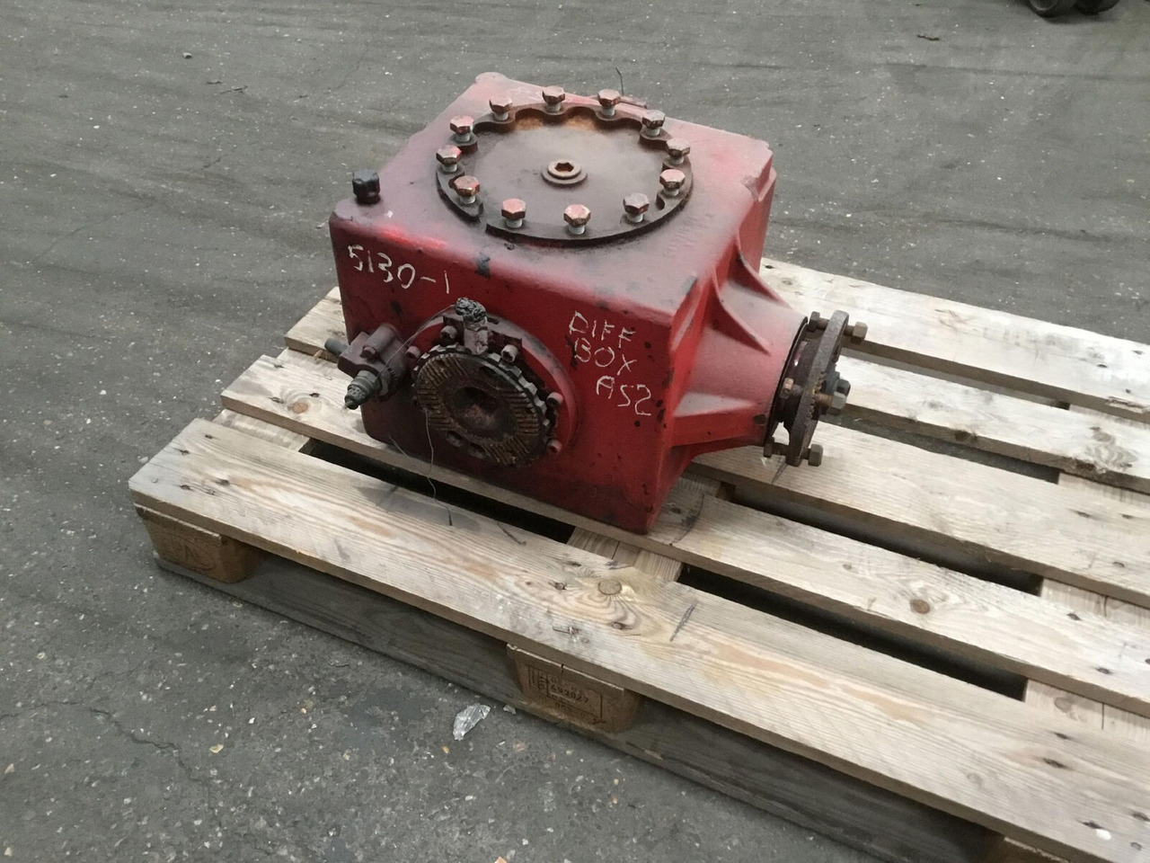 Grove GMK 5130-1 axle 2 diff box - Диференциал за Автокран: снимка 1 Grove GMK 5130-1 axle 2 diff box - Диференциал за Автокран: снимка 1