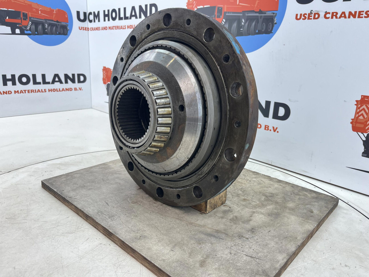 Kessler+Co Kessler Planetary gear 17-24-67-32-3pl-H83-42 - Ходов редуктор за Автокран: снимка 3 Kessler+Co Kessler Planetary gear 17-24-67-32-3pl-H83-42 - Ходов редуктор за Автокран: снимка 3