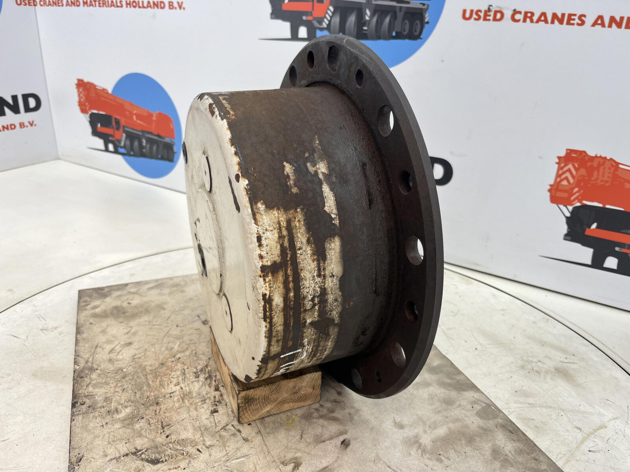 Kessler+Co Terex-Demag AC 35 planetary gear 17-24-67-32-3pl-H135-46 - Ходов редуктор за Автокран: снимка 2 Kessler+Co Terex-Demag AC 35 planetary gear 17-24-67-32-3pl-H135-46 - Ходов редуктор за Автокран: снимка 2