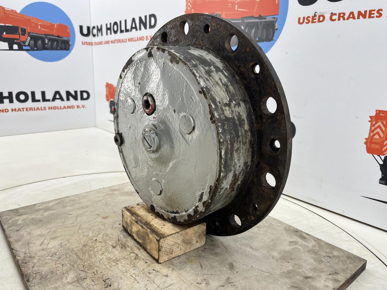 Kessler Planetary gear 31-15-62-40-3pl-H84-46 - Редуктор на въртене за Кран: снимка 2 Kessler Planetary gear 31-15-62-40-3pl-H84-46 - Редуктор на въртене за Кран: снимка 2