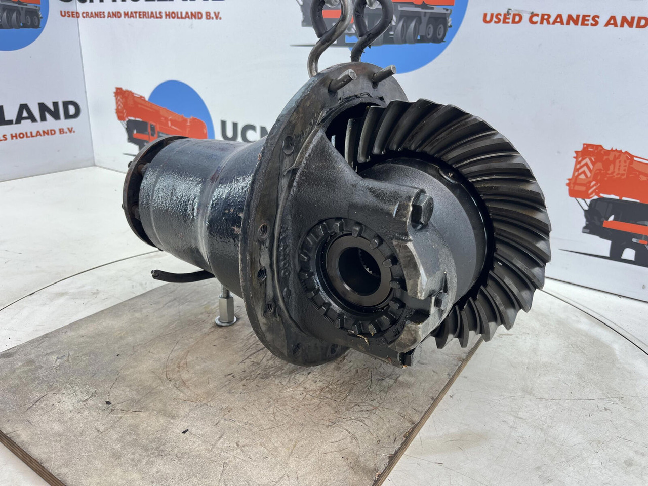 Krupp KMK 2025 End differential 11x29 axle 1 - Диференциал за Автокран: снимка 1 Krupp KMK 2025 End differential 11x29 axle 1 - Диференциал за Автокран: снимка 1