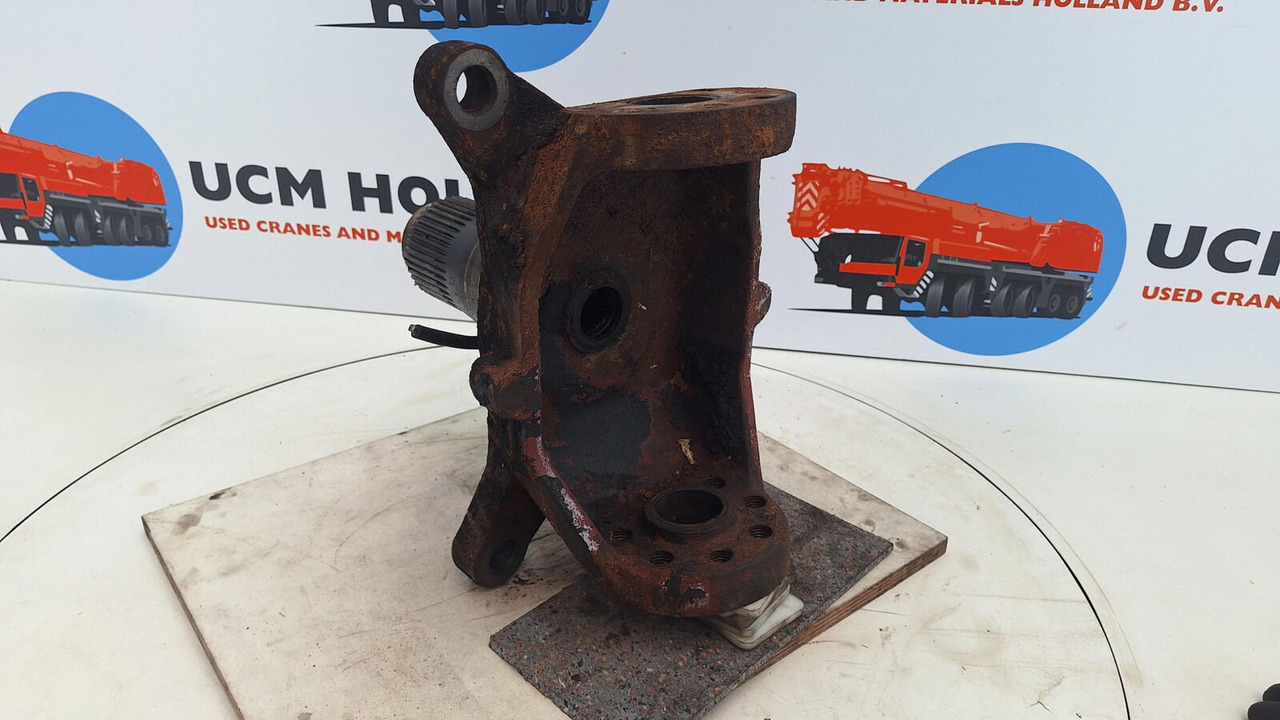 Krupp KMK 2025 Steering knuckle axle 1 - Шенкел за Кран: снимка 4 Krupp KMK 2025 Steering knuckle axle 1 - Шенкел за Кран: снимка 4