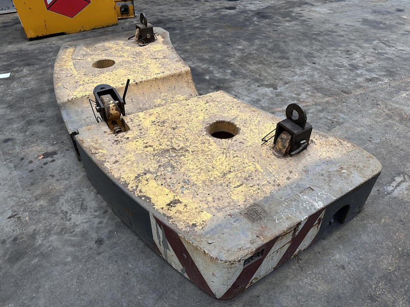 Krupp KMK 4080 - 5110 - 5120 Counterweight 5,8 ton - Противовес за Строителна техника: снимка 1 Krupp KMK 4080 - 5110 - 5120 Counterweight 5,8 ton - Противовес за Строителна техника: снимка 1