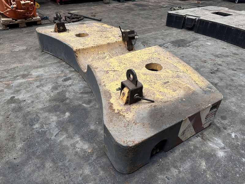 Krupp KMK 4080 - 5110 - 5120 Counterweight 5,8 ton - Противовес за Строителна техника: снимка 3 Krupp KMK 4080 - 5110 - 5120 Counterweight 5,8 ton - Противовес за Строителна техника: снимка 3