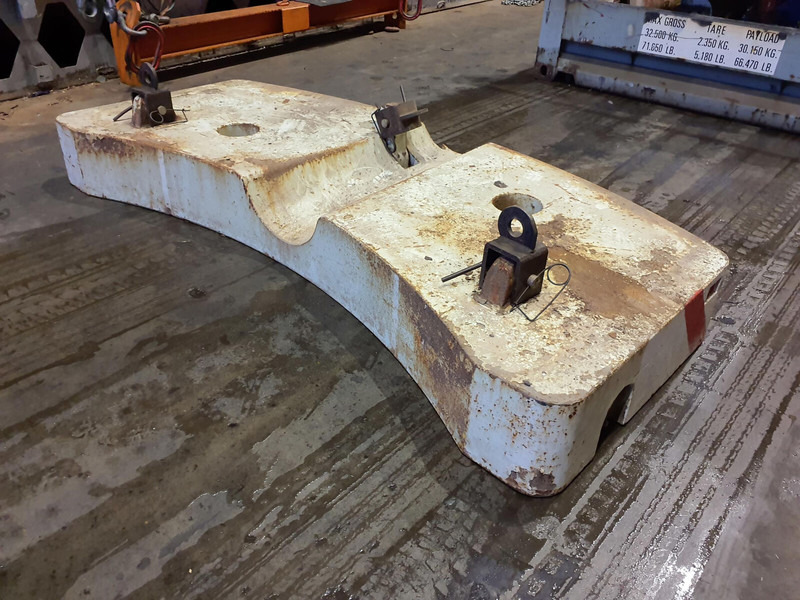 Krupp KMK 4080-5110-5120 counterweight 5,8 ton - Противовес за Строителна техника: снимка 4 Krupp KMK 4080-5110-5120 counterweight 5,8 ton - Противовес за Строителна техника: снимка 4