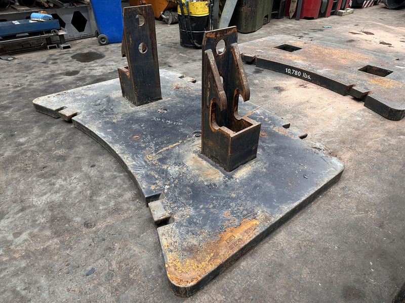 Krupp KMK 5160 counterweight 3,2 ton - Противовес за Строителна техника: снимка 1 Krupp KMK 5160 counterweight 3,2 ton - Противовес за Строителна техника: снимка 1