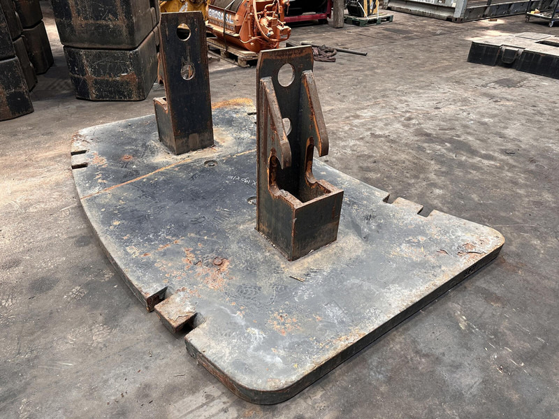 Krupp KMK 5160 counterweight 3,2 ton - Противовес за Строителна техника: снимка 4 Krupp KMK 5160 counterweight 3,2 ton - Противовес за Строителна техника: снимка 4