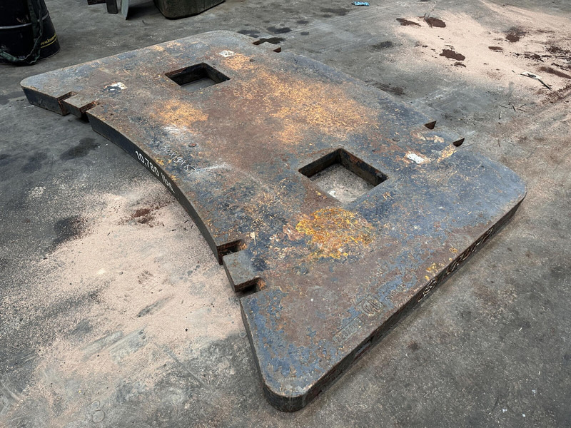 Krupp KMK 5160 counterweight 4,9 ton - Противовес за Строителна техника: снимка 1 Krupp KMK 5160 counterweight 4,9 ton - Противовес за Строителна техника: снимка 1