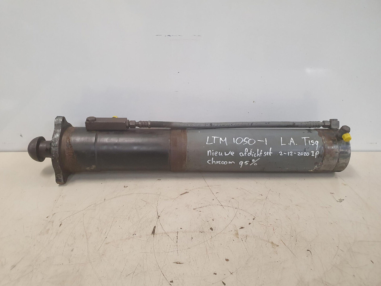 Liebherr LTM 1050-1 outrigger support cylinder rear - Хидравличен цилиндър за Кран: снимка 2 Liebherr LTM 1050-1 outrigger support cylinder rear - Хидравличен цилиндър за Кран: снимка 2