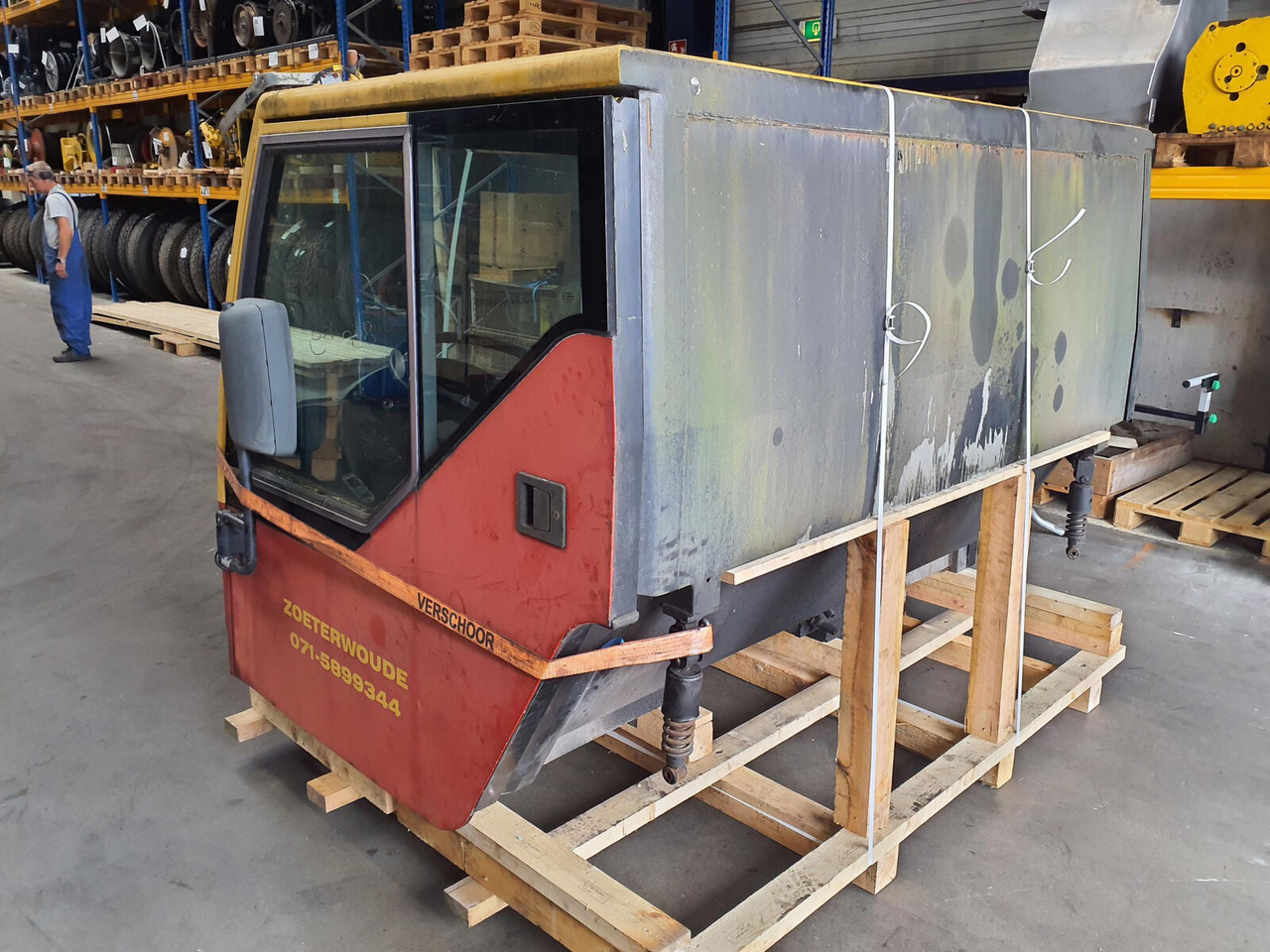 Liebherr LTM 1060-2 drivers cabin - Кабина за Кран: снимка 4 Liebherr LTM 1060-2 drivers cabin - Кабина за Кран: снимка 4