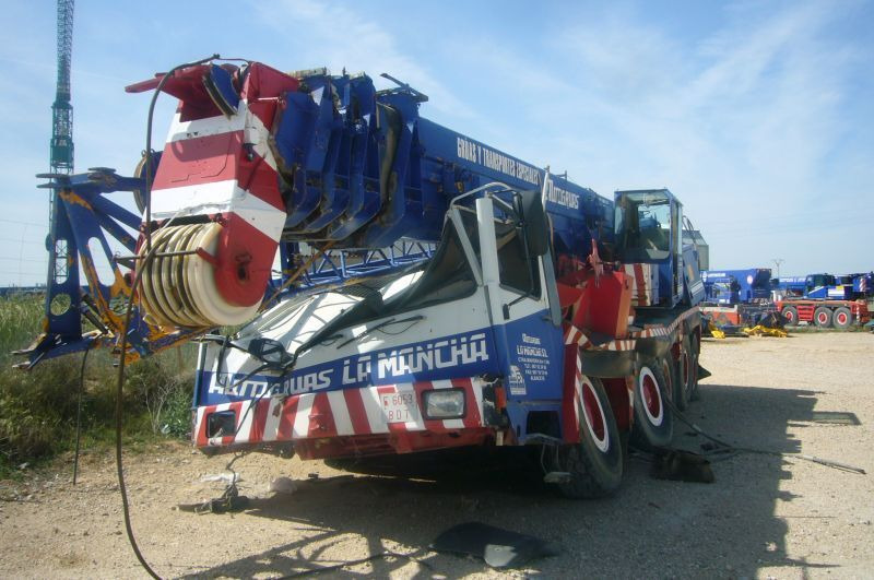 Liebherr LTM 1090 for parts - Автокран: снимка 1 Liebherr LTM 1090 for parts - Автокран: снимка 1