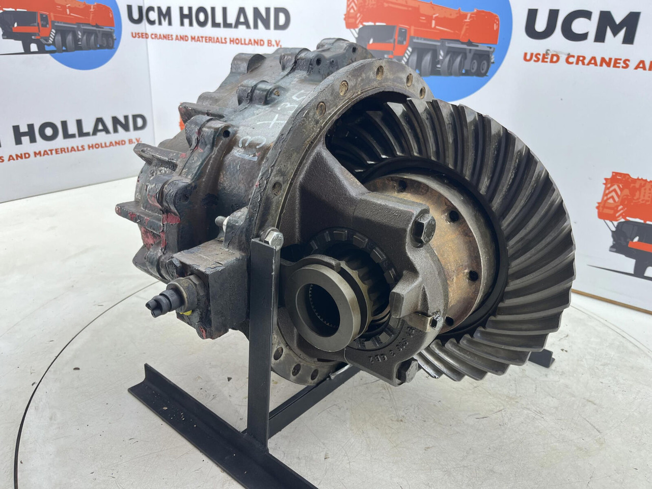 Liebherr LTM 1160 drive through differential 13x35 axle 5 - Диференциал за Автокран: снимка 1 Liebherr LTM 1160 drive through differential 13x35 axle 5 - Диференциал за Автокран: снимка 1