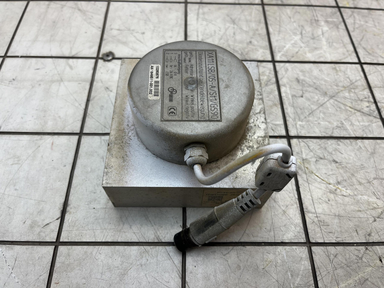 Liebherr LTM 1400-7.1 angle transmitter - Сензор за Автокран: снимка 4 Liebherr LTM 1400-7.1 angle transmitter - Сензор за Автокран: снимка 4