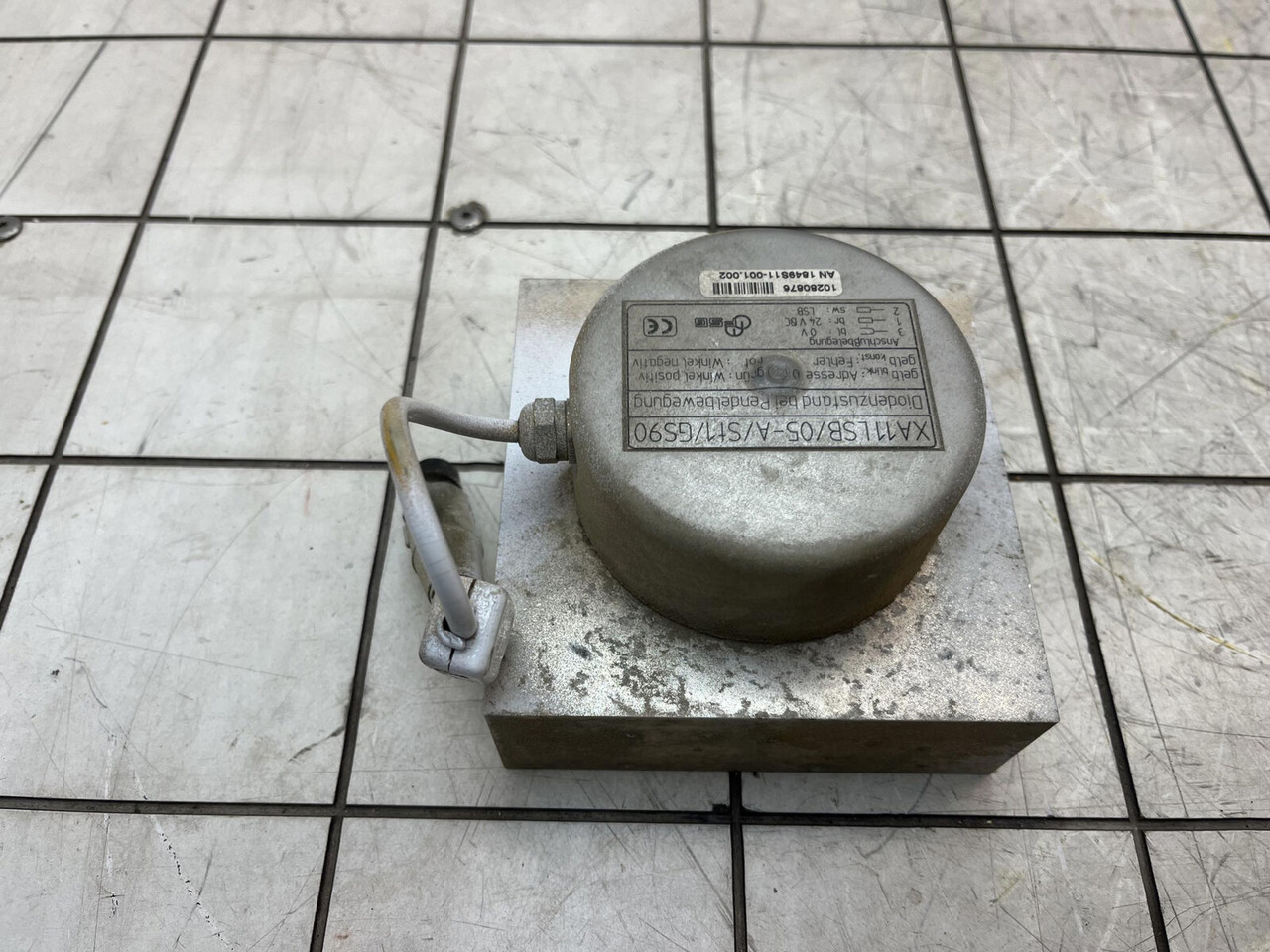 Liebherr LTM 1400-7.1 angle transmitter - Сензор за Автокран: снимка 3 Liebherr LTM 1400-7.1 angle transmitter - Сензор за Автокран: снимка 3