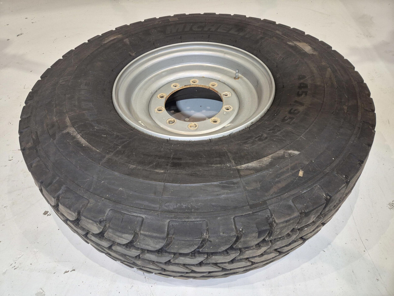 Liebherr Wheel 445/95R25 10 12 1p - Комплект колела за Кран: снимка 1 Liebherr Wheel 445/95R25 10 12 1p - Комплект колела за Кран: снимка 1