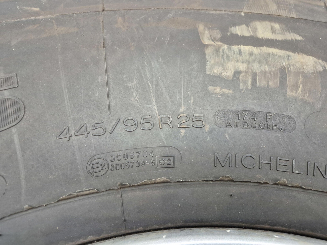 Michelin Wheel 445/95R25 10 12 1p - Комплект колела за Кран: снимка 5 Michelin Wheel 445/95R25 10 12 1p - Комплект колела за Кран: снимка 5