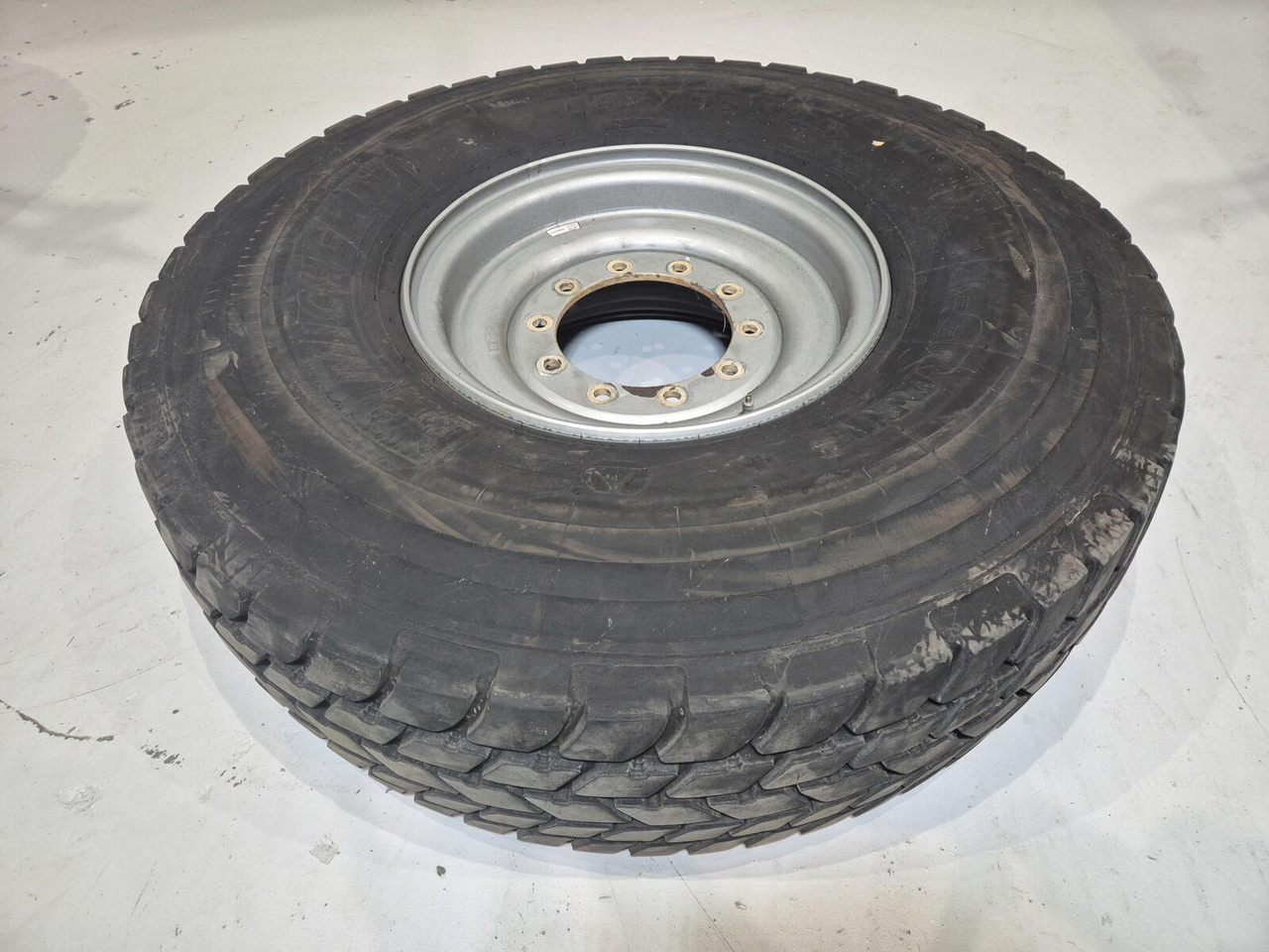 Michelin Wheel 445/95R25 10 12 1p - Комплект колела за Кран: снимка 1 Michelin Wheel 445/95R25 10 12 1p - Комплект колела за Кран: снимка 1