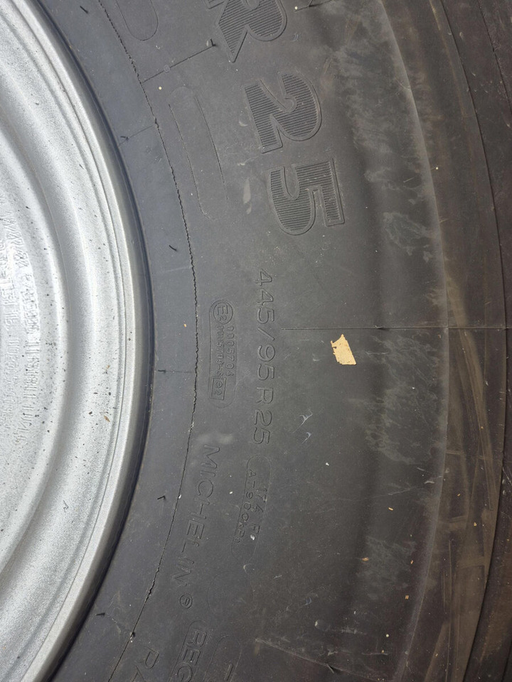 Michelin Wheel 445/95R25 10 12 1p - Комплект колела за Кран: снимка 4 Michelin Wheel 445/95R25 10 12 1p - Комплект колела за Кран: снимка 4