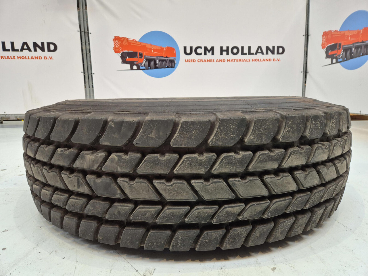 Michelin Wheel 445/95R25 10 12 1p - Комплект колела за Кран: снимка 3 Michelin Wheel 445/95R25 10 12 1p - Комплект колела за Кран: снимка 3