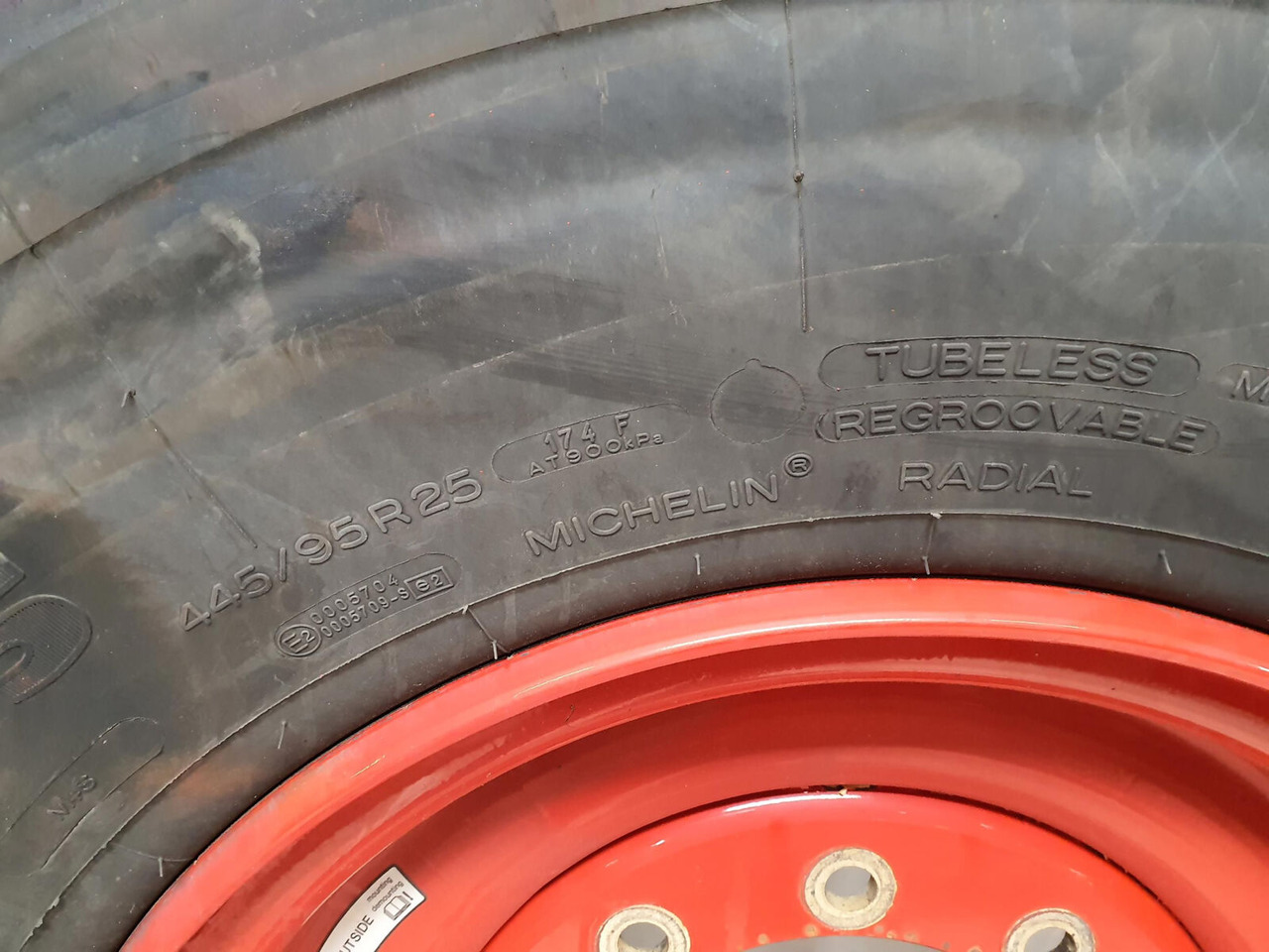 Michelin Wheel 445/95R25 10 12 1p - Комплект колела за Кран: снимка 5 Michelin Wheel 445/95R25 10 12 1p - Комплект колела за Кран: снимка 5