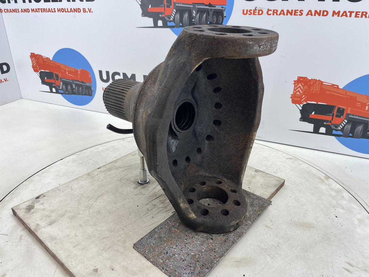 PPM ATT 400 Steering knuckle 16 holes axle 1 - Шенкел за Кран: снимка 4 PPM ATT 400 Steering knuckle 16 holes axle 1 - Шенкел за Кран: снимка 4