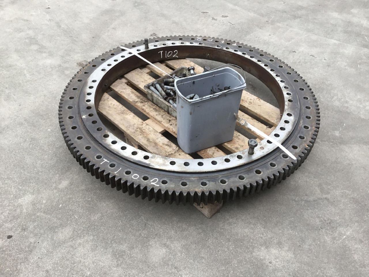 Spierings SK 477 AT4 slew ring - Въртящ механизъм за Автокран: снимка 1 Spierings SK 477 AT4 slew ring - Въртящ механизъм за Автокран: снимка 1