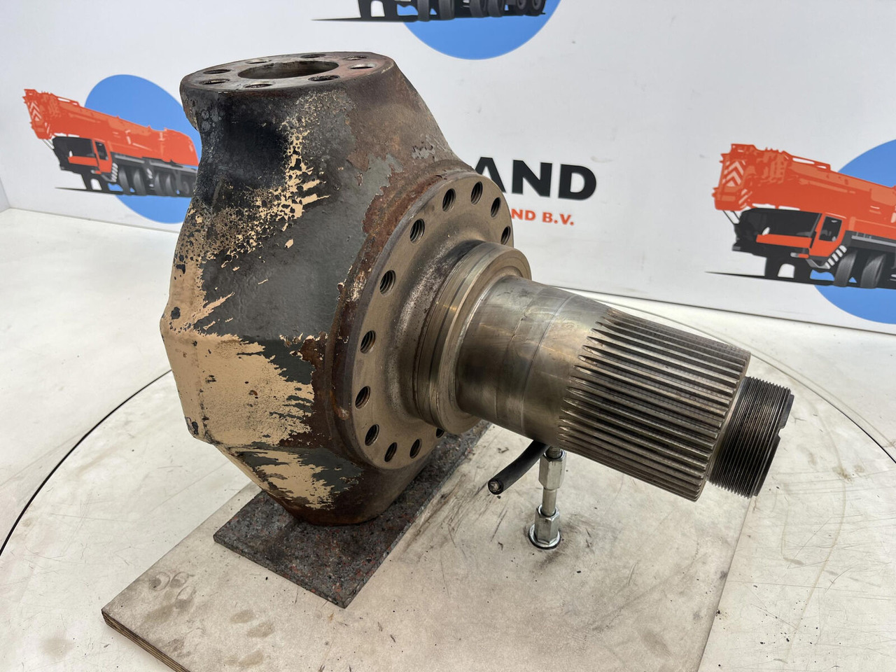 Terex AC 155 steering knuckle 16 holes axle 2 - Шенкел за Автокран: снимка 3 Terex AC 155 steering knuckle 16 holes axle 2 - Шенкел за Автокран: снимка 3