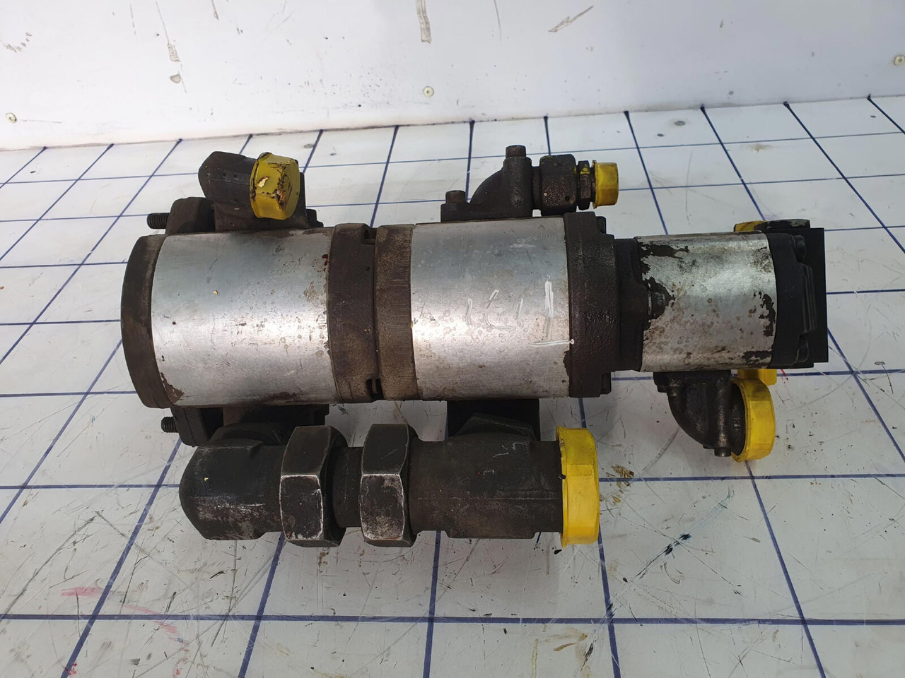 Terex AC 205 3 way gear pump - Хидравлична помпа за Автокран: снимка 3 Terex AC 205 3 way gear pump - Хидравлична помпа за Автокран: снимка 3