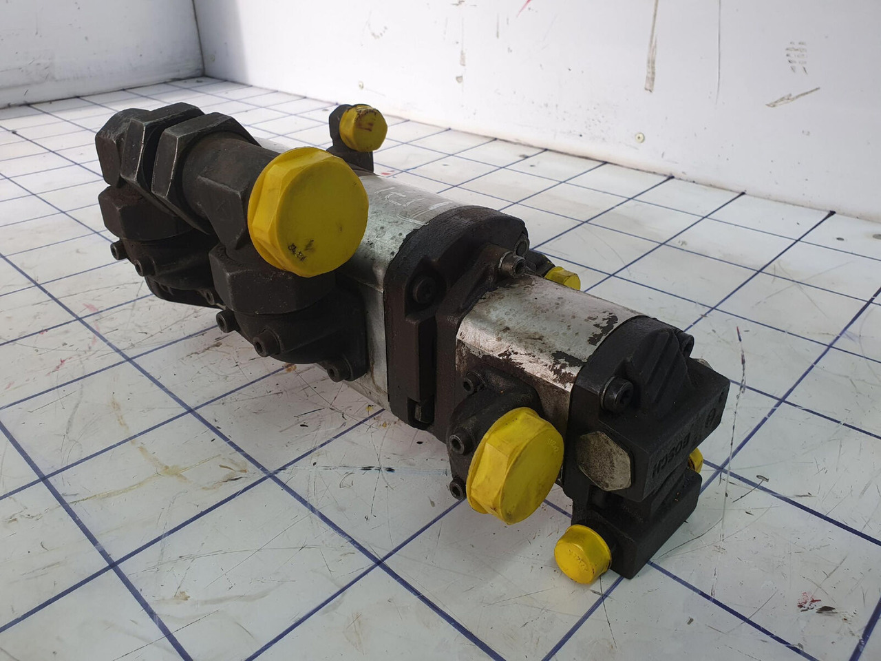 Terex AC 205 3 way gear pump - Хидравлична помпа за Автокран: снимка 2 Terex AC 205 3 way gear pump - Хидравлична помпа за Автокран: снимка 2