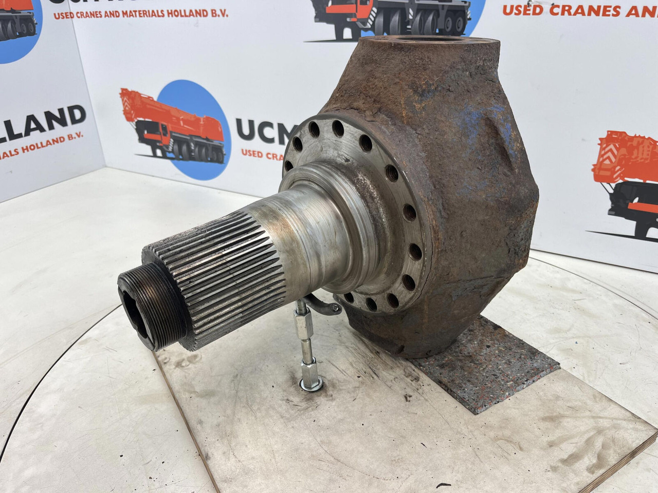 Terex AC 205 Steering knuckle 16 holes axle 4 - Шенкел за Автокран: снимка 1 Terex AC 205 Steering knuckle 16 holes axle 4 - Шенкел за Автокран: снимка 1
