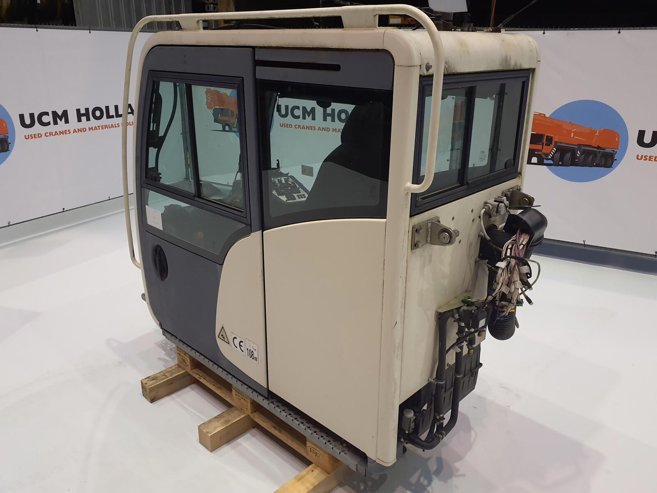 Terex challenger upper cabin - Кабина за Кулокран: снимка 4 Terex challenger upper cabin - Кабина за Кулокран: снимка 4