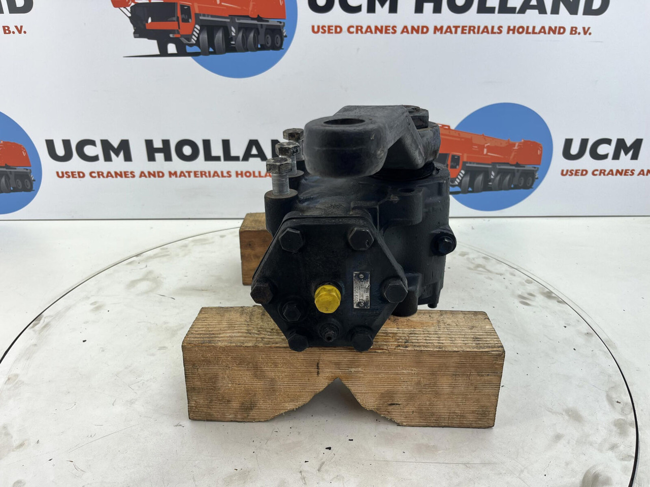ZF LTM 1070 4.2 Steering box - Кормилна кутия за Автокран: снимка 4 ZF LTM 1070 4.2 Steering box - Кормилна кутия за Автокран: снимка 4