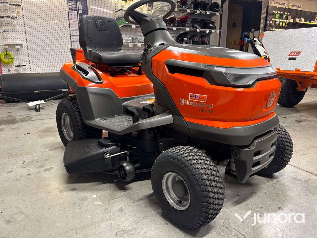 Åkgräsklippare - Husqvarna TS112 - Косачка за трева: снимка 4 Åkgräsklippare - Husqvarna TS112 - Косачка за трева: снимка 4