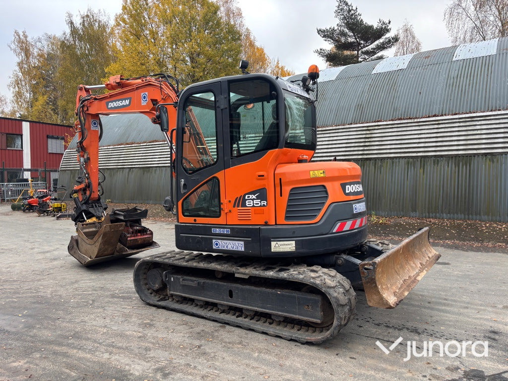 Grävmaskin - Doosan DX85R-3 - Верижен багер: снимка 3 Grävmaskin - Doosan DX85R-3 - Верижен багер: снимка 3