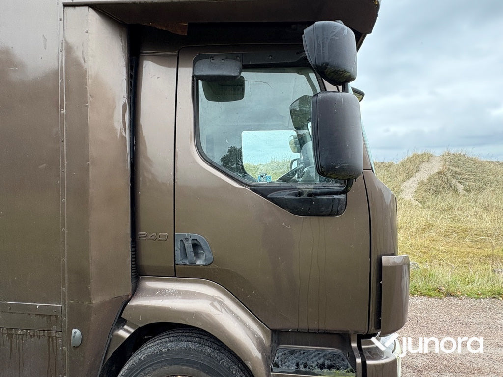 Hästlastbil - Volvo, FL-240, Whittaker - Камион за коне: снимка 3 Hästlastbil - Volvo, FL-240, Whittaker - Камион за коне: снимка 3