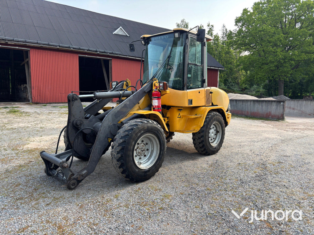Hjullastare Volvo L30 med redskap - Колесен товарач: снимка 1 Hjullastare Volvo L30 med redskap - Колесен товарач: снимка 1