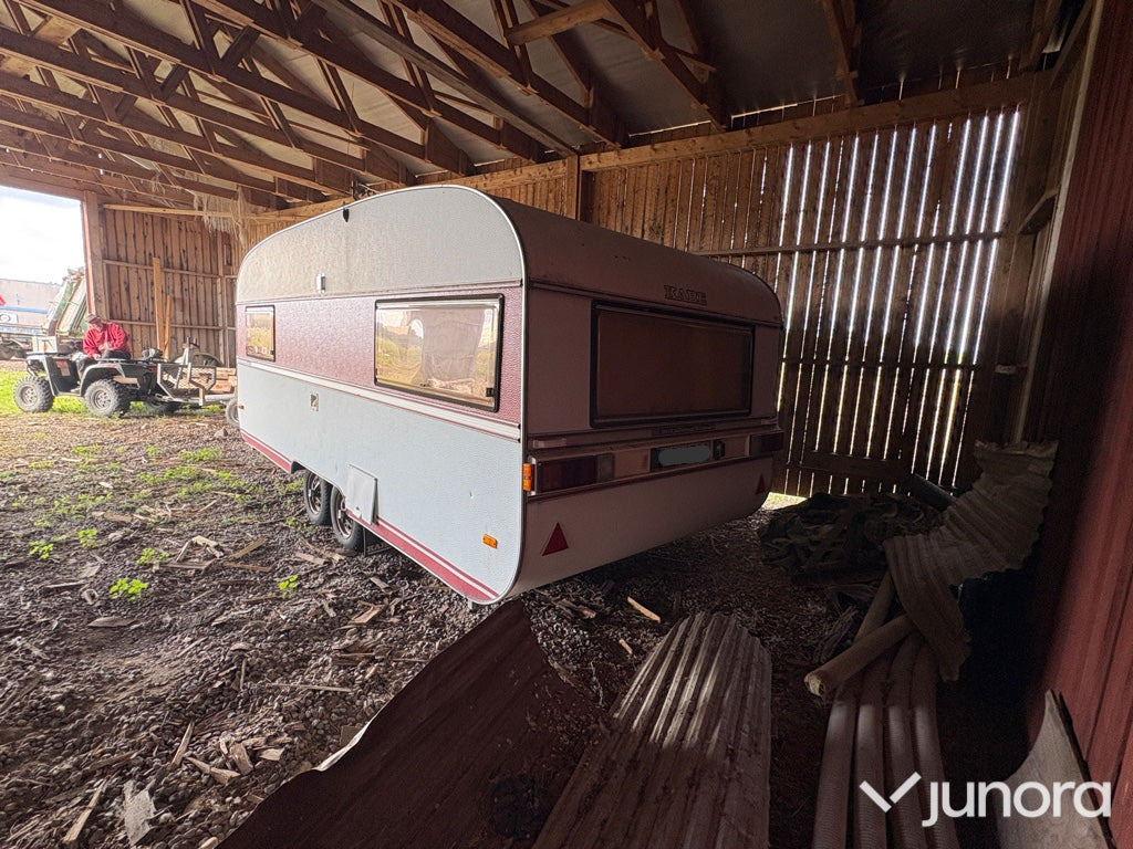 Husvagn - Kabe, Smaragd Grand Deluxe - Каравана: снимка 3 Husvagn - Kabe, Smaragd Grand Deluxe - Каравана: снимка 3