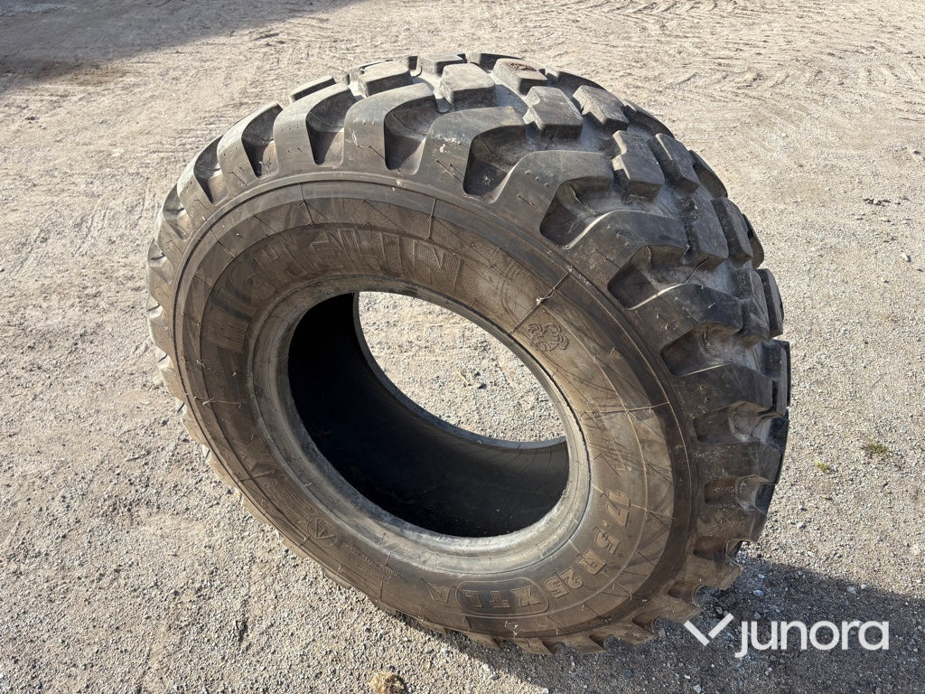 Michelin 17.5 R 25 - Гума: снимка 2 Michelin 17.5 R 25 - Гума: снимка 2