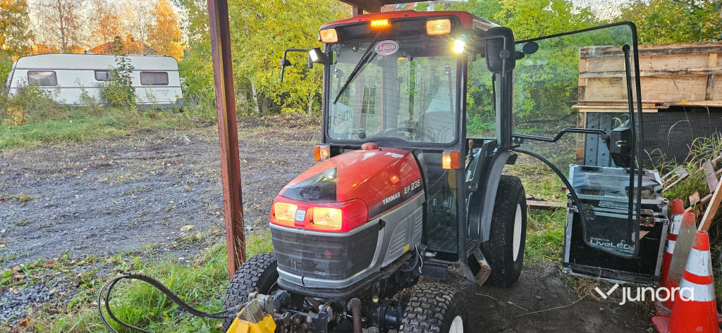 Minitraktor - Yanamar EF235 4wd - Малък трактор: снимка 1 Minitraktor - Yanamar EF235 4wd - Малък трактор: снимка 1