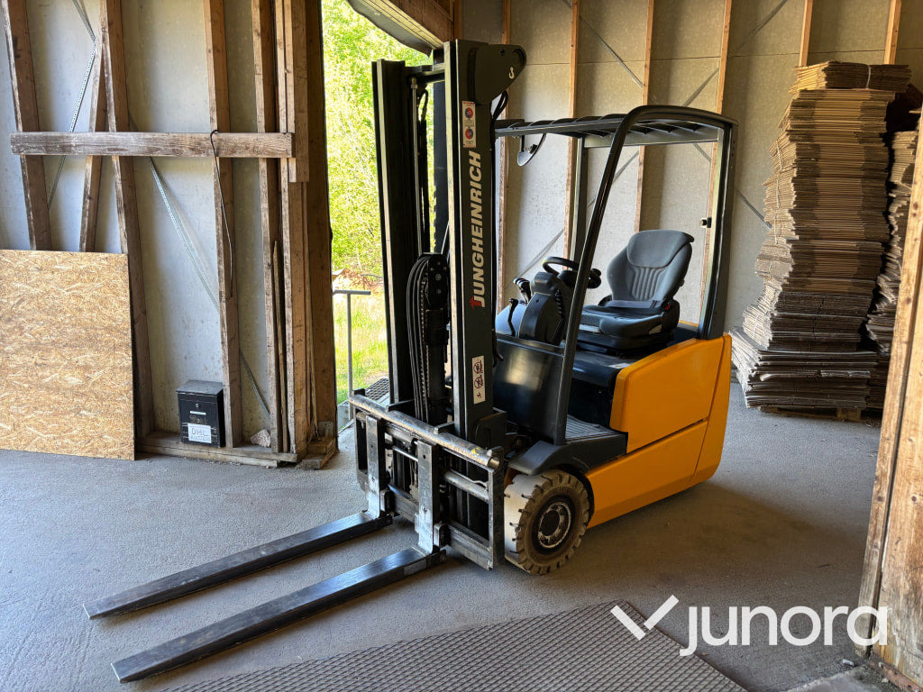 Motviktstruck Jungheinrich EFG 213 - Електрокар: снимка 1 Motviktstruck Jungheinrich EFG 213 - Електрокар: снимка 1