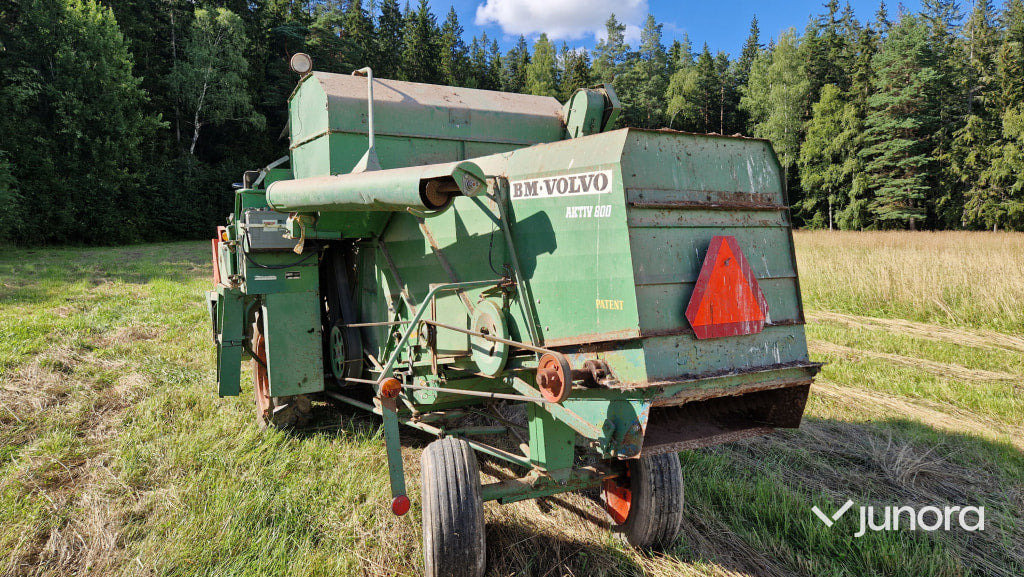 Skördetröska - Volvo BM, Aktiv 800 + Aktiv 800 som reservdel - Зърнокомбайн: снимка 2 Skördetröska - Volvo BM, Aktiv 800 + Aktiv 800 som reservdel - Зърнокомбайн: снимка 2