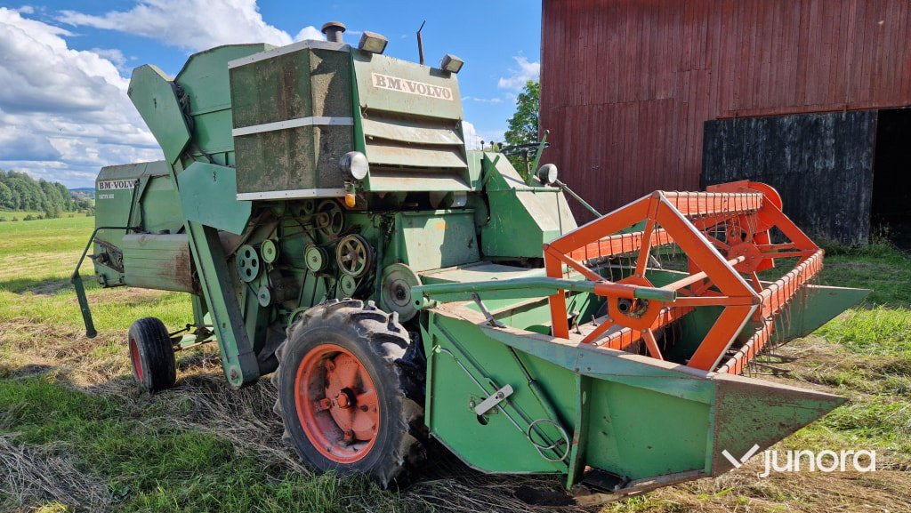 Skördetröska - Volvo BM, Aktiv 800 + Aktiv 800 som reservdel - Зърнокомбайн: снимка 5 Skördetröska - Volvo BM, Aktiv 800 + Aktiv 800 som reservdel - Зърнокомбайн: снимка 5
