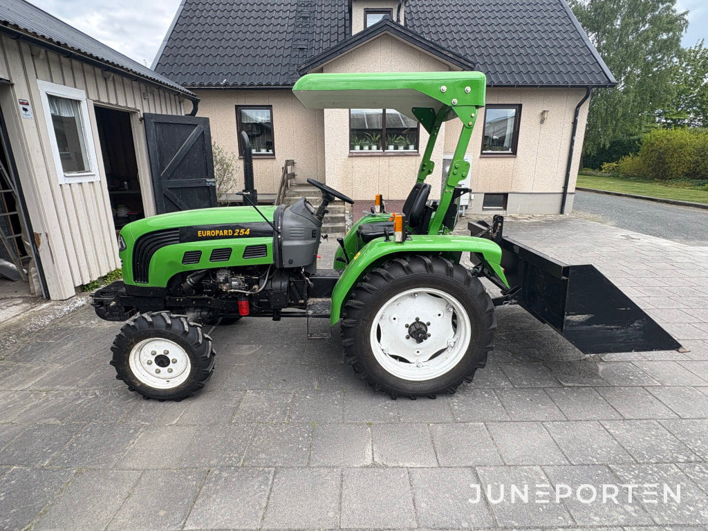 Traktor Europard 254 - Трактор: снимка 4 Traktor Europard 254 - Трактор: снимка 4
