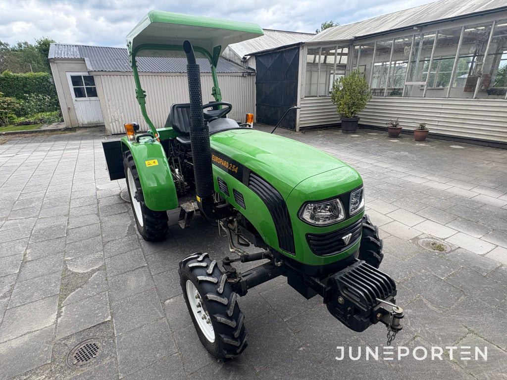 Traktor Europard 254 - Трактор: снимка 3 Traktor Europard 254 - Трактор: снимка 3